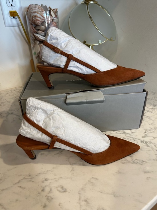 Everlane Shoes - NWT Everlane The Studio Slingback Heel Brown Sand Kitten Heel Size 7